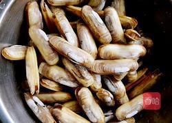 蒜味剁椒炒蛏子的做法图解1