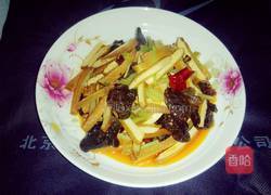 香芹木耳炒白干的做法图解7