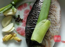 冬瓜薏仁鲫鱼汤的做法图解2