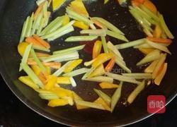 西芹炒虾仁的做法图解5