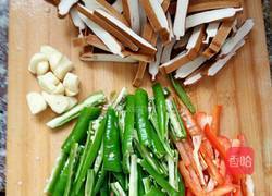 辣椒炒豆干的做法图解1