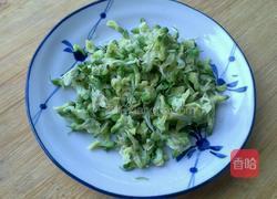 槐花炒鸡蛋的做法图解2