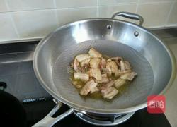 菜花木耳炒肉的做法图解7