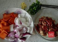 洋葱牛肉的做法图解1