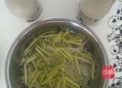 蒜苗拌金针菇的做法图解4