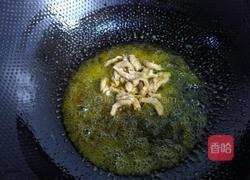 青椒茭白炒肉丝的做法图解2