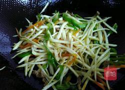 青椒茭白炒肉丝的做法图解7