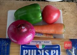 番茄火腿黑胡椒意面的做法图解1