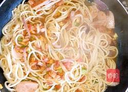 番茄火腿黑胡椒意面的做法图解8