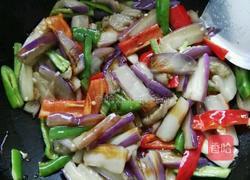茄子炒辣椒的做法图解6