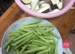 长豆烧茄子的做法图解2