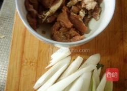 葱爆肉的做法图解1