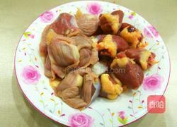 酸豆角炒鸡杂的做法图解1