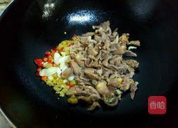 酸豆角炒鸡杂的做法图解9
