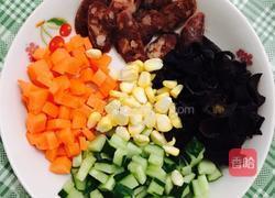 腊味什锦炒饭的做法图解2