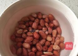 五香花生米拌黄瓜的做法图解1