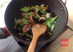芹菜炒木耳的做法图解12