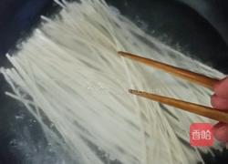 西红柿豆角凉面的做法图解4