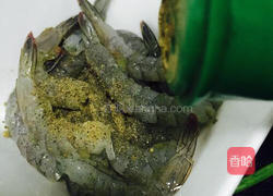 西兰花炒虾球的做法图解2