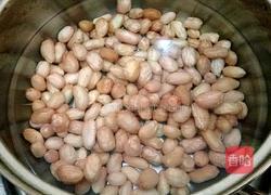 花生猪蹄汤的做法图解2