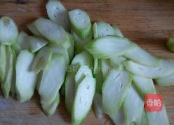 丝瓜炒豆腐的做法图解1