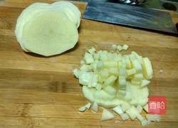 土豆丁盖浇饭的做法图解3