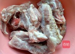 排骨炖玉米的做法图解1