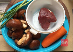 胡萝卜炒牛肉的做法图解1