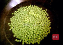 清炒豌豆尖的做法图解3