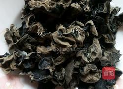 豇豆角木耳肉包子的做法图解2