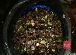 豇豆角木耳肉包子的做法图解7