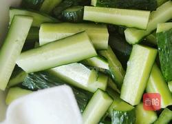 秘制腌黄瓜的做法图解2