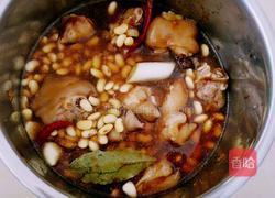 红烧猪蹄炖黄豆的做法图解6
