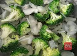 西兰花炒百合的做法图解3