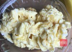 青椒西红柿炒鸡蛋的做法图解2