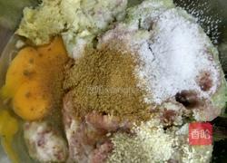 清淡水煮猪肉丸的做法图解3