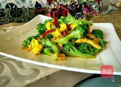 西兰花炒鸡蛋的做法图解6