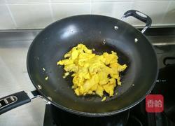 西兰花炒鸡蛋的做法图解4