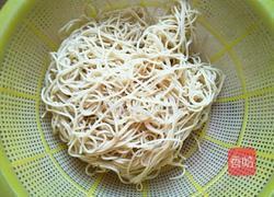 炒冷面的做法图解3