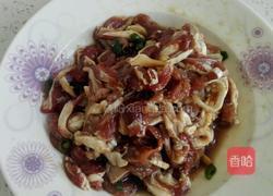 爆炒羊肉圆葱的做法图解3