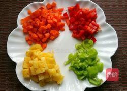 田园菠萝炒饭的做法图解2