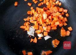 田园菠萝炒饭的做法图解3
