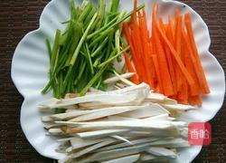 杏鲍菇炒芹菜的做法图解2