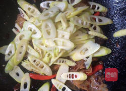 鲜笋炒腊肉的做法图解10