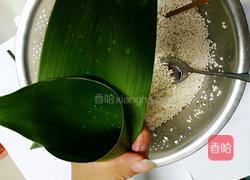 葡萄干桂圆粽子的做法图解4