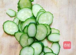 黄瓜肉片汤的做法图解1