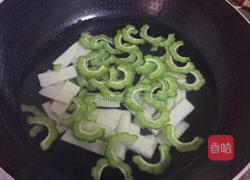 清炒苦瓜山药片的做法图解3