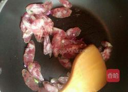 香肠炒饭的做法图解2