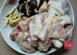 鸡肉炖蘑菇的做法图解2