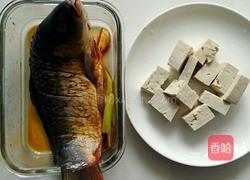 鲤鱼炖豆腐的做法图解2